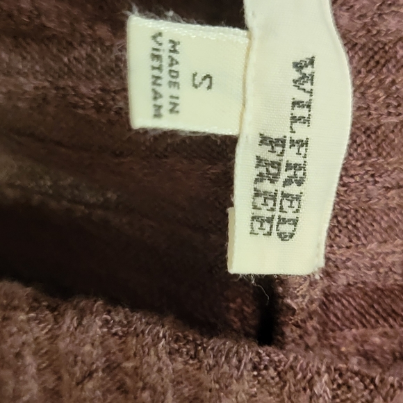 Turtle Neck Sweater - Picture 2 of 3